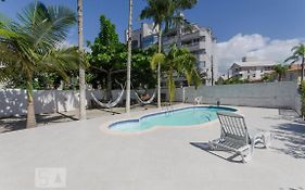 Apartamento em Jurere